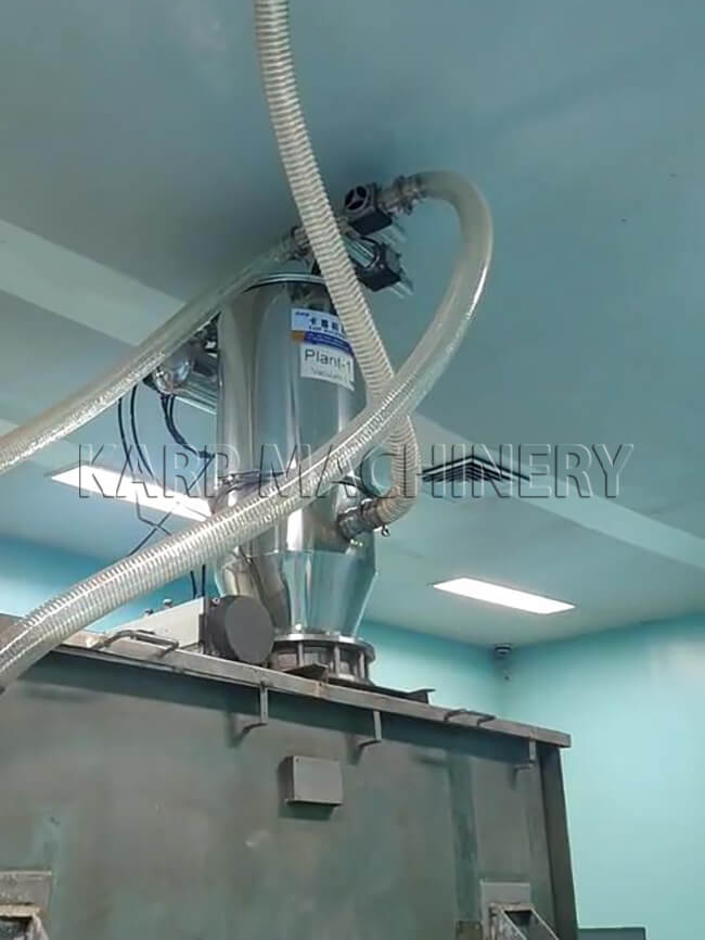 Vacuum conveyor