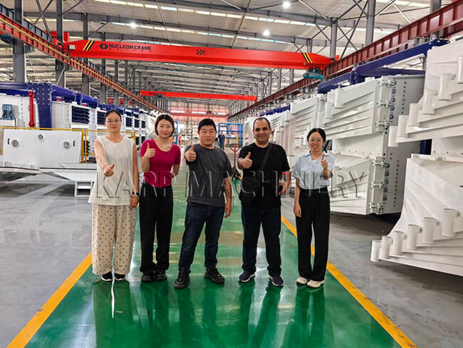 Welcome our customer to visit our factory