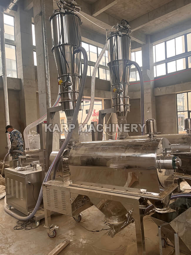 Vacuum conveyor